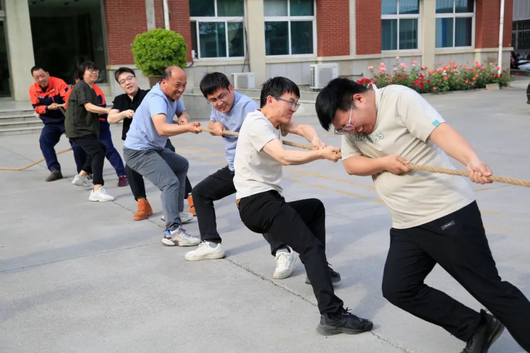上海山美股份2025春季運(yùn)動(dòng)會(huì)火熱啟幕！拔河、籃球預(yù)賽燃情開戰(zhàn)